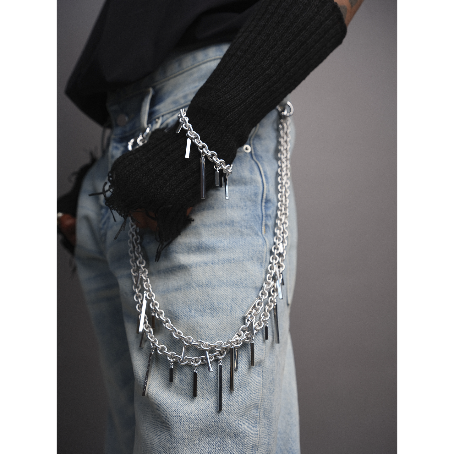 THE SCALE DOUBLE BELT CHAIN IN METAL